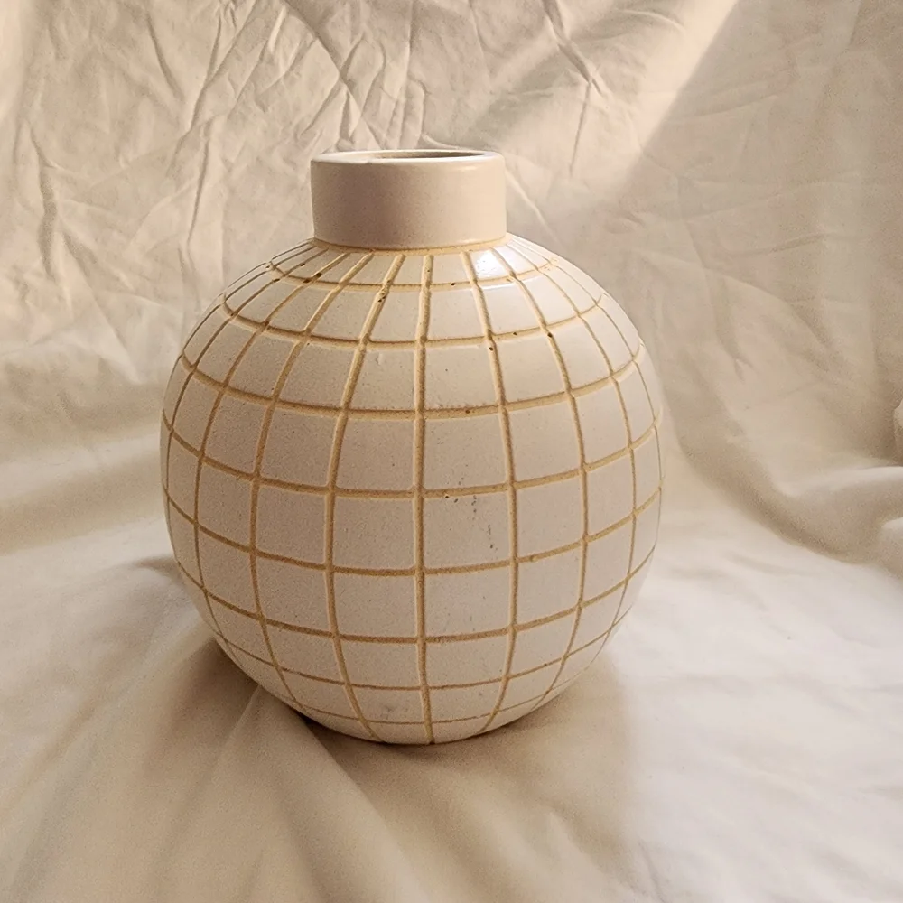 Off Medium White‎ Geometric Ceramic Vase Matte Handmade